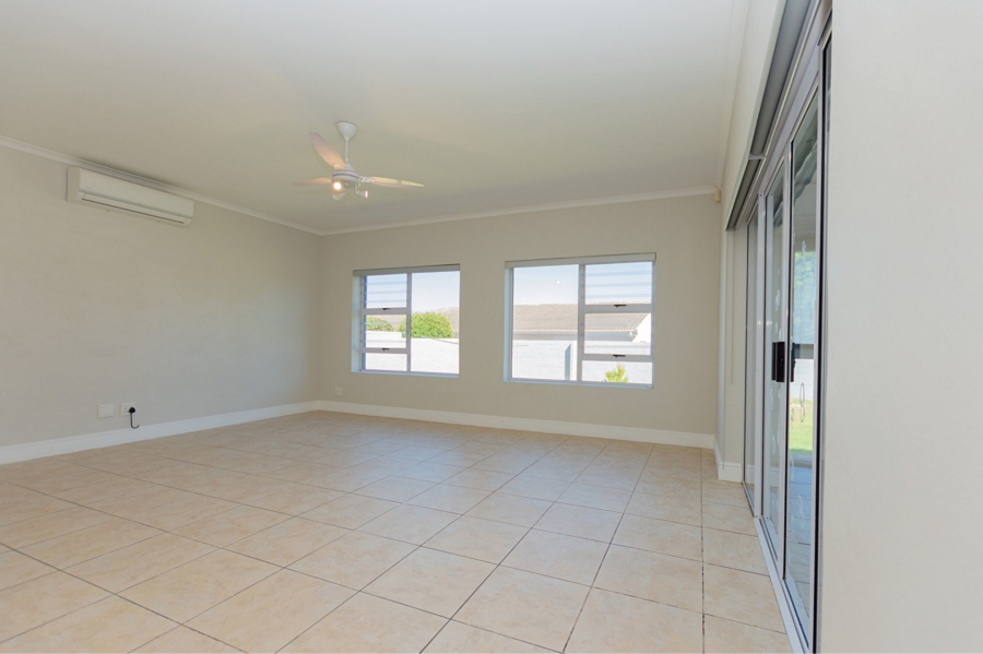 3 Bedroom Property for Sale in Country Club Western Cape